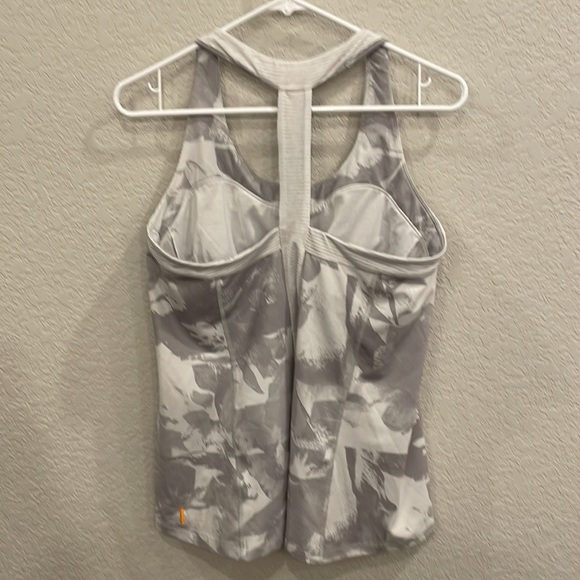 Lucy gray/white patterned tank, size Large - Picture 4 of 8